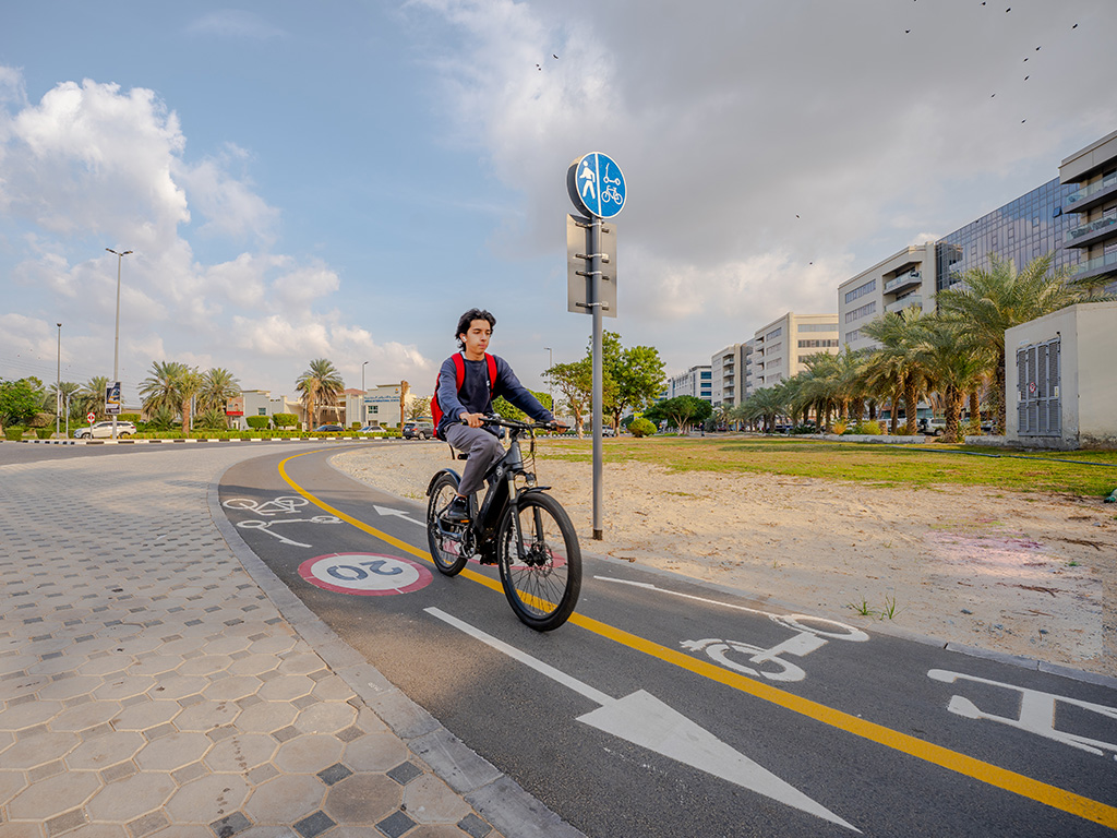 Phase 1 foot path and cycle track around the residential and  commercial area completed 